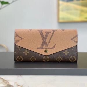 Louis Vuitton Sarah Wallet Monogram Reverse coated canvas